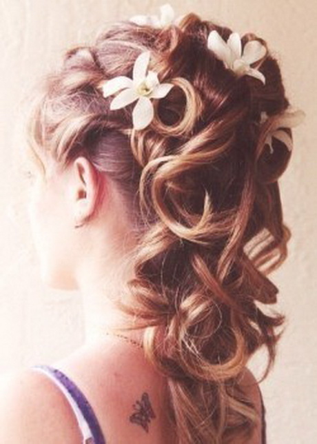 Chignon mariage boucles