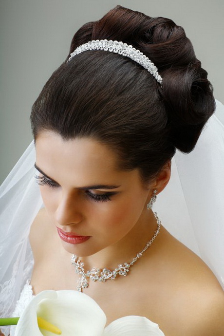 Chignon mariage diademe