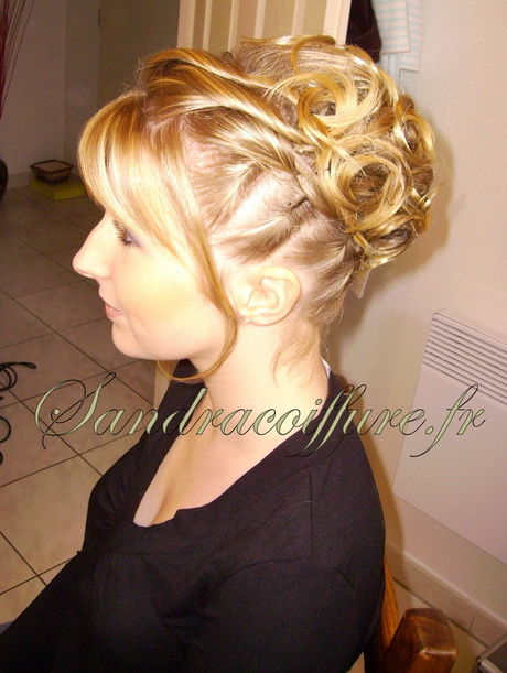 Chignons cheveux courts