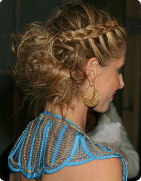 Coiffure avec tresse et chignon