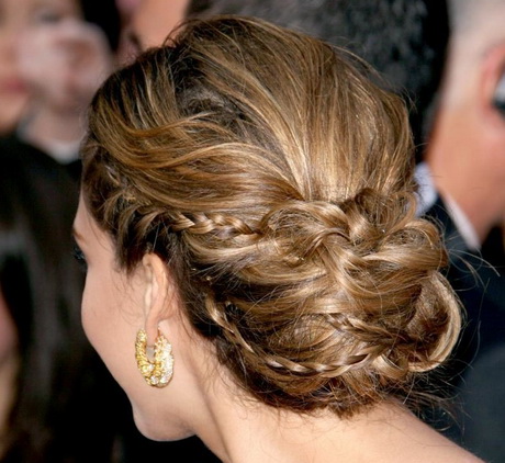 Coiffure avec tresse et chignon