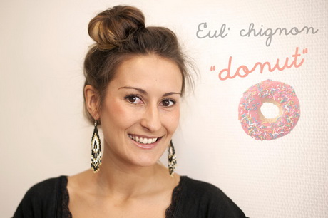 Coiffure avec un donuts