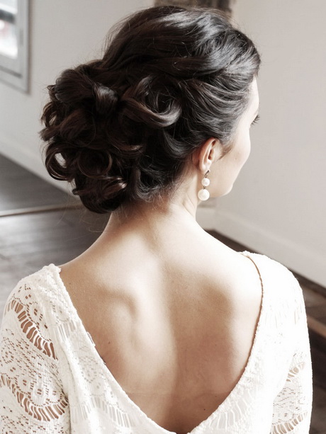 Coiffure bouclée pour mariage