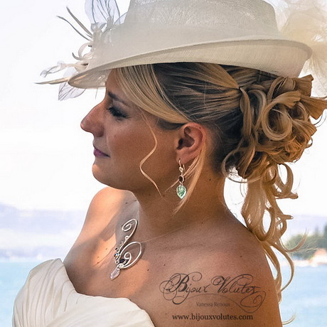 Coiffure chapeau mariage