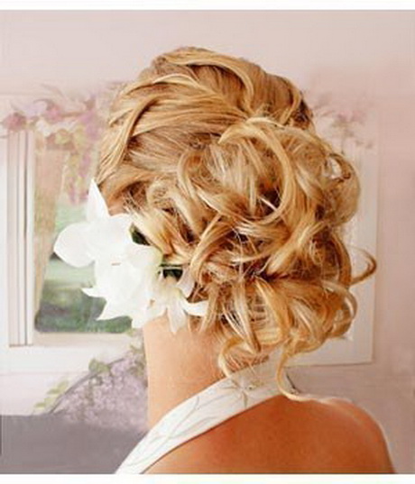 Coiffure mariage fleur