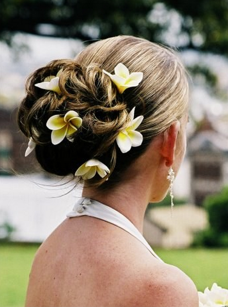 Coiffure mariage fleur