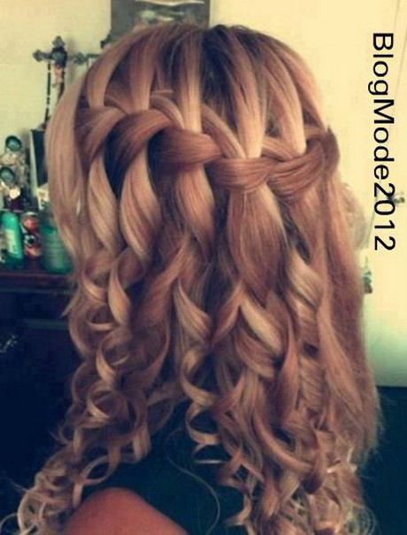 Coiffure natte cheveux mi long