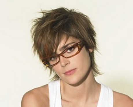 Coupe cheveux courts femme