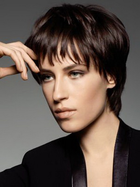 Coupe courte de cheveux femme 2014