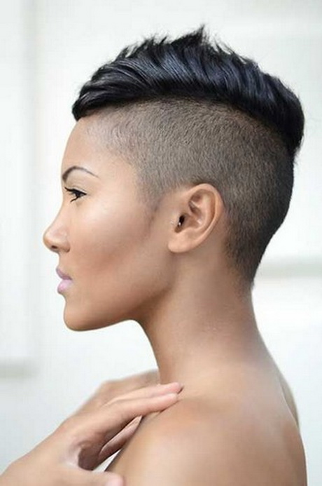 Coupe courte tendance femme