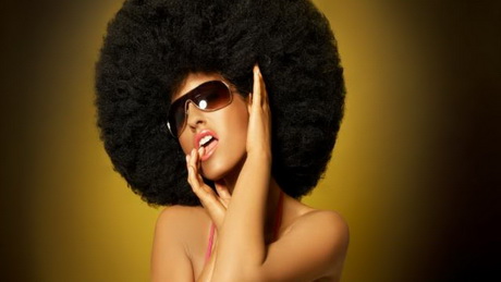 Coupe de cheveux afro femme