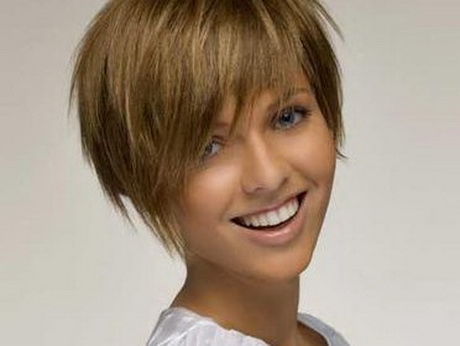 Coupe de cheveux courte pour cheveux fins