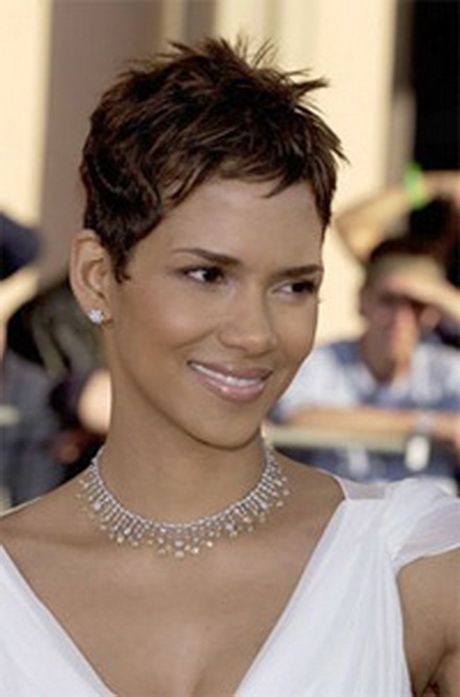 Coupe de cheveux femme à la garçonne