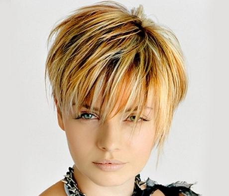 Coupe de cheveux femme courte tendance