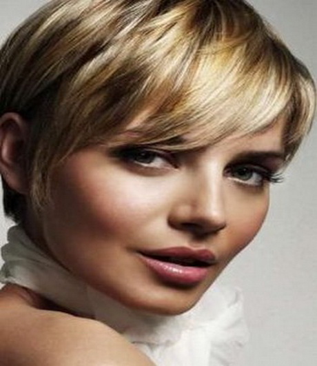 Coupe de cheveux femme courte tendance