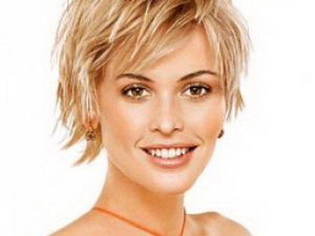 Coupe de cheveux mi court femme 2015