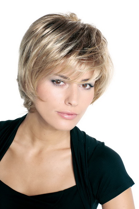 Coupe de cheveux mi long avec frange