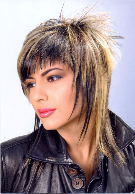 Coupe de cheveux pour cheveux mi long femme