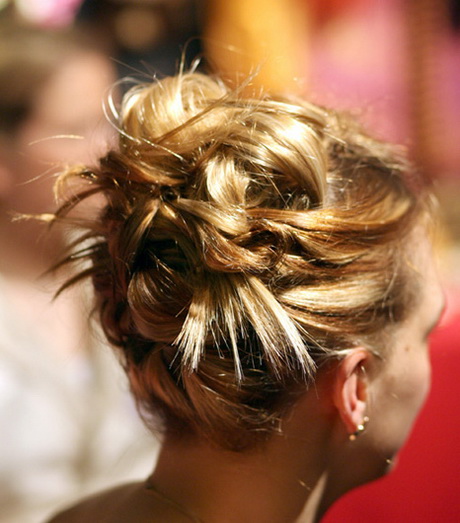 Coupe de cheveux pour mariage invité