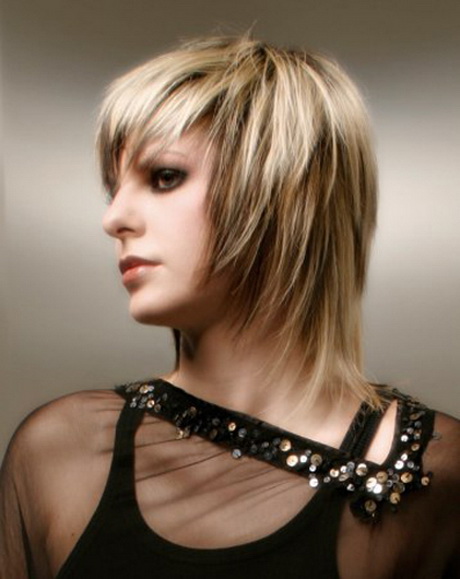 Model de coupe de cheveux mi long femme