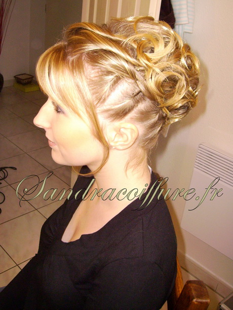 Modele coiffure mariage cheveux courts