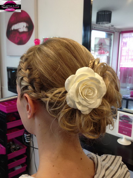 Modèle de chignon pour soirée