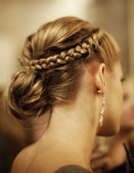 Coiffure pour un mariage invité