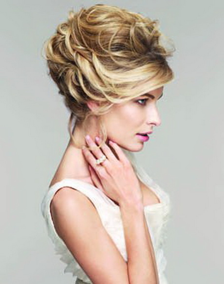 Coiffure haute chignon