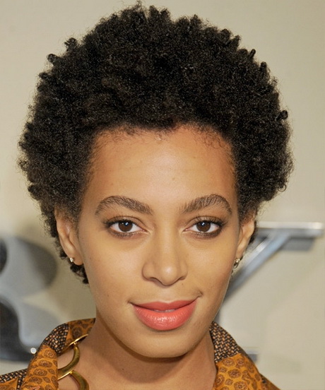 Coupe afro courte femme