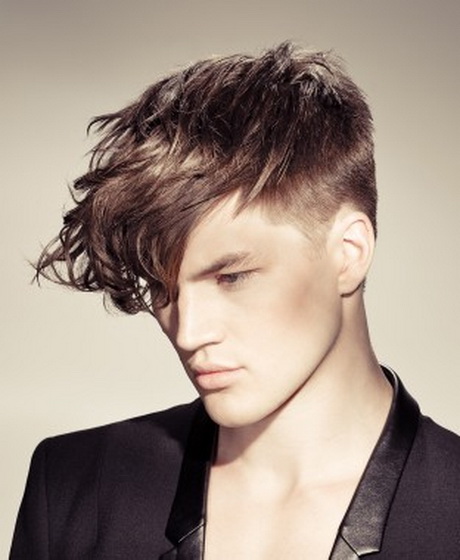 Coupe de cheveux mannequin homme