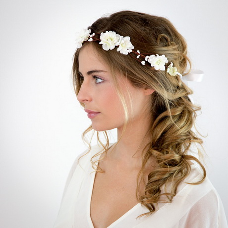 Coiffure mariage couronne de fleurs