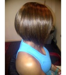 Carré plongeant cheveux afro