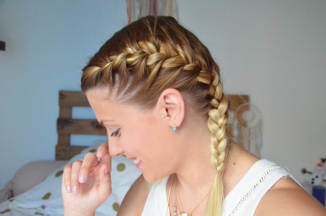 Coiffure avec tresse collé