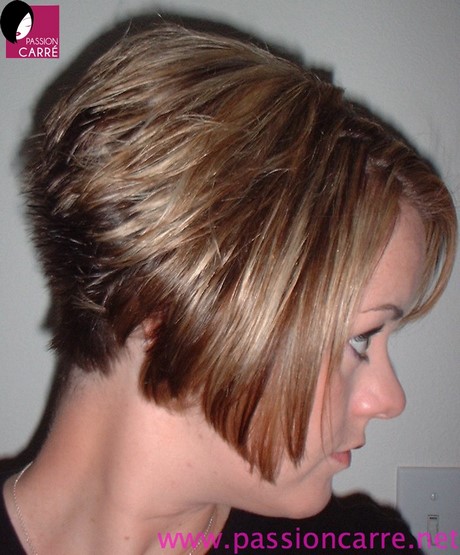 Coiffure carre plongeant nuque courte