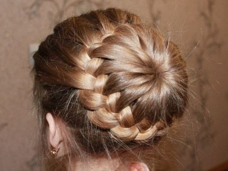 Coiffure chignon et tresse