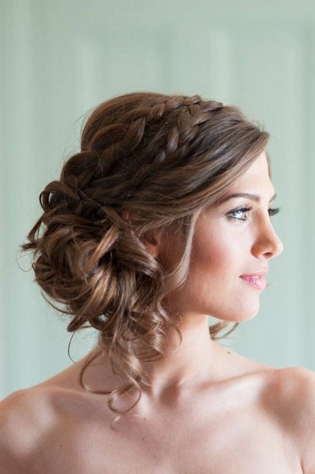 Coiffure chignon et tresse