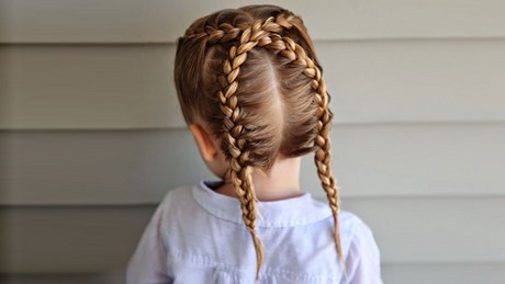 Coiffure natte enfant