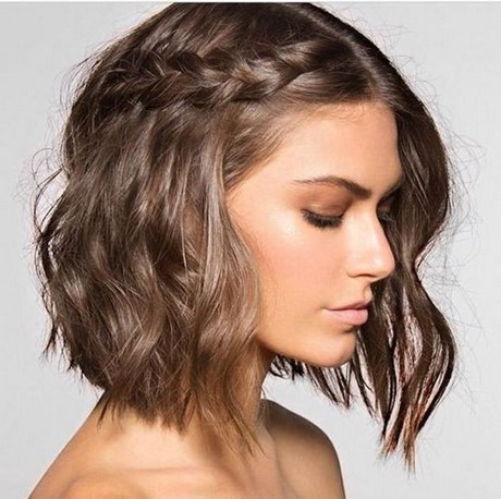 Coupe de cheveux avec des tresses