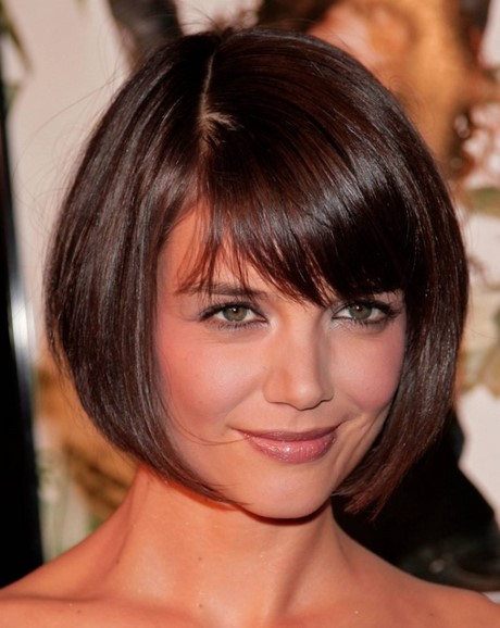 Coupe de cheveux femme carré plongeant avec frange