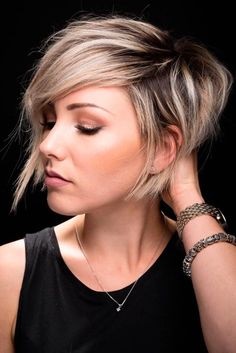 Coupe courte moderne femme 2018