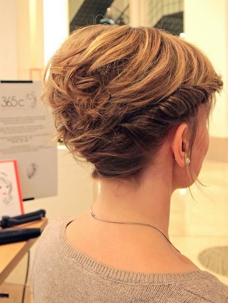 Chignon avec cheveux court