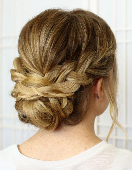 Chignon avec une tresse