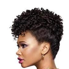 Coiffure cheveux afro naturel