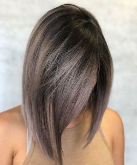 Coupe de cheveux et couleur tendance 2021