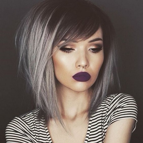 Cheveux gris femme