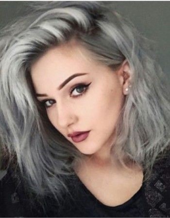 Cheveux gris femme