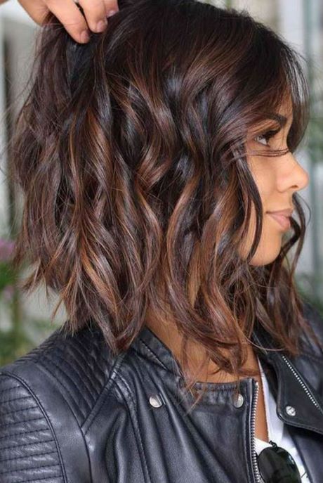 Coupe cheveux mi long 2020