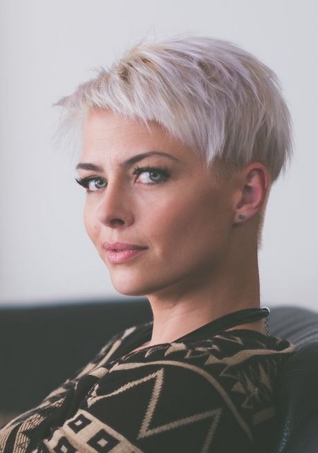 Coupe de cheveux femme très courte 2020