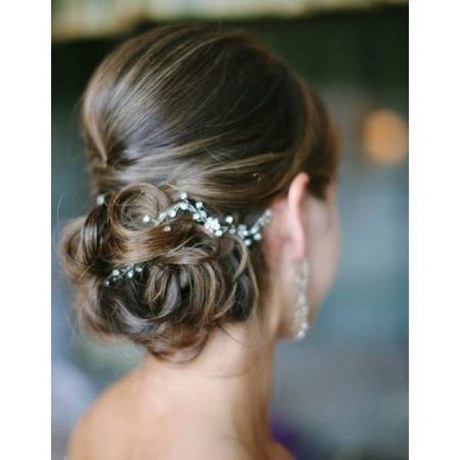 Coiffure chignon cheveux mi long mariage