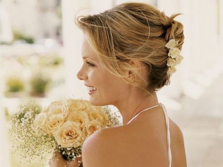 Coiffure chignon cheveux mi long mariage